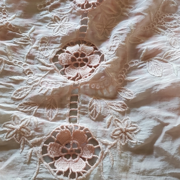 Guess Baby Pink Peachy Top - Picture 2 of 8